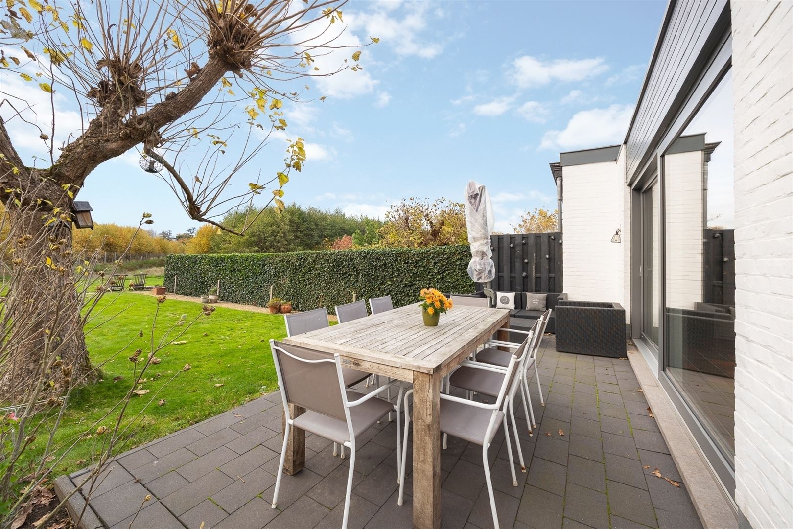 Charmante woning met prachtig groen en open zicht foto 11