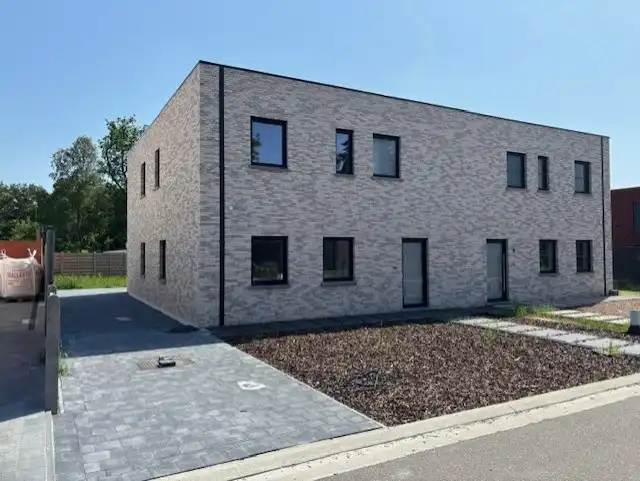 Ruime energieneutrale woning nabij centrum Leopoldsburg foto {{pictureIndex}}