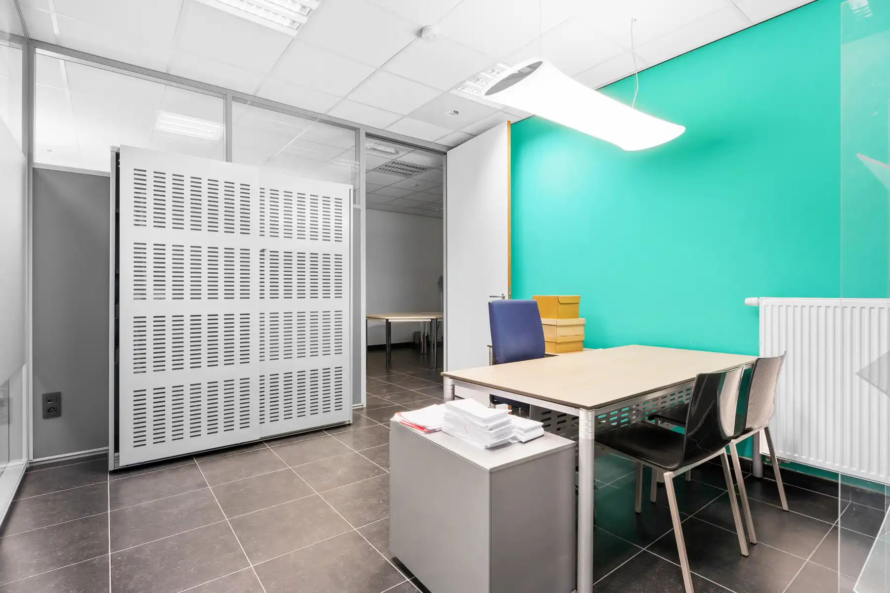 Handelspand/kantoorruimte op centrale ligging in Buggenhout foto 6