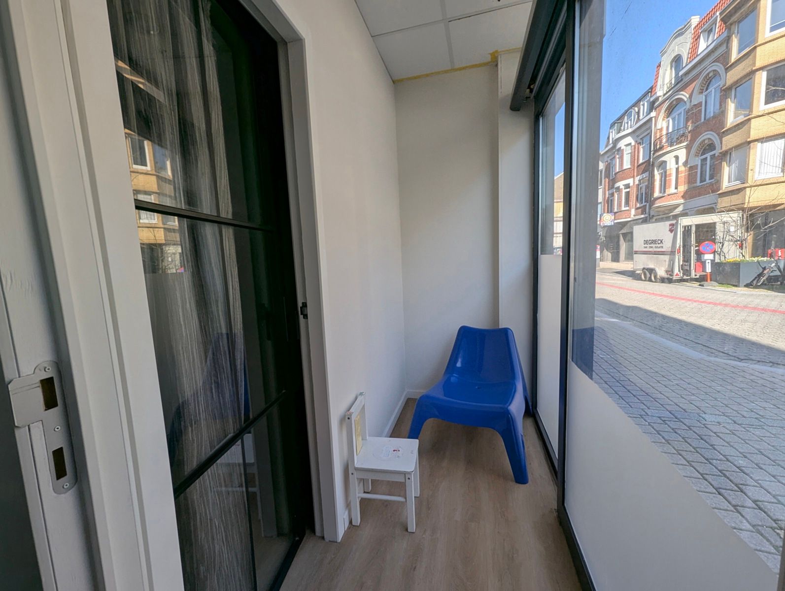 Instapklaar gelijkvloers appartement met 2 slaapkamers & polyvalente ruimte! foto 11