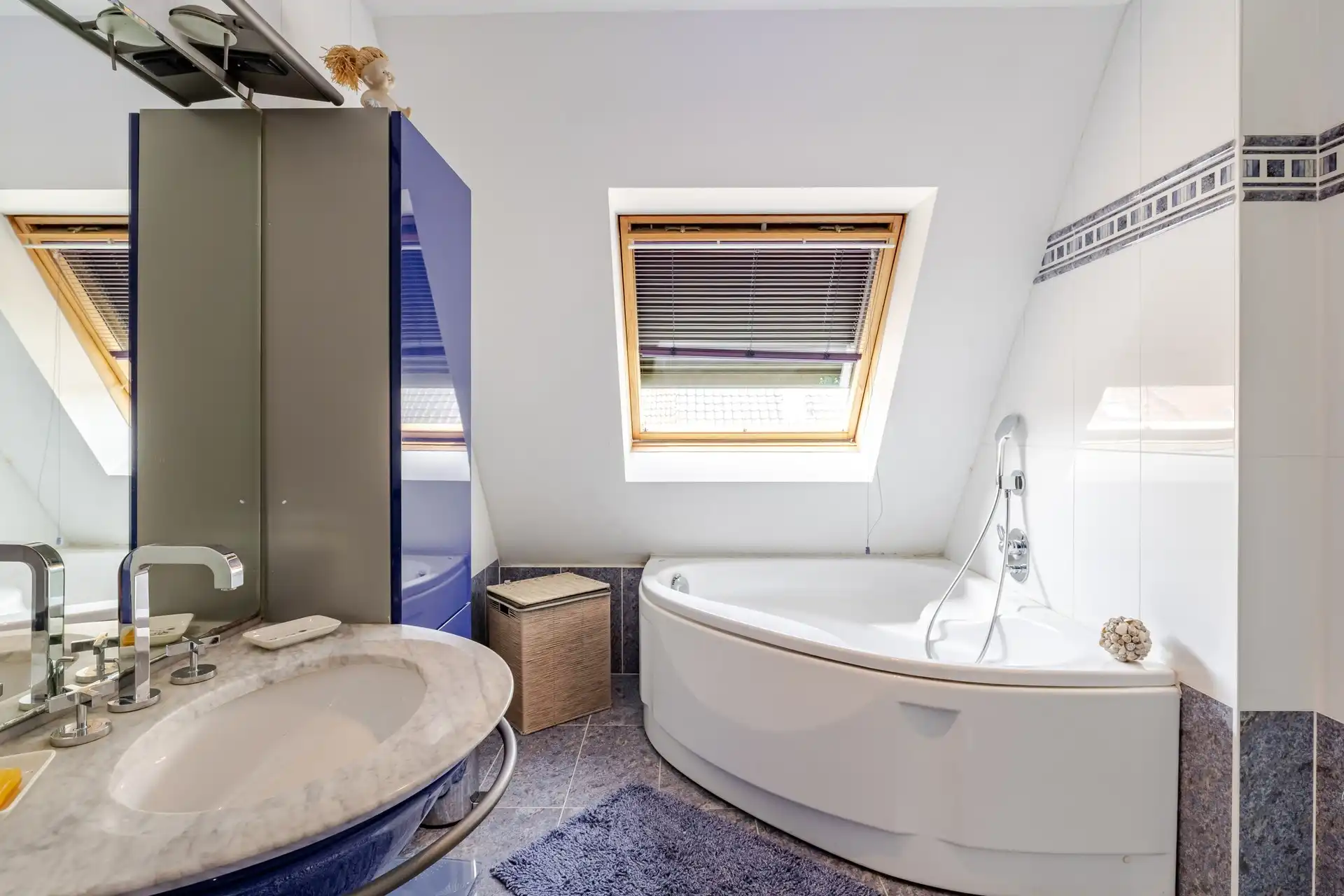 Luxueus duplex appartement van 160 m² met garage, kelder en twee terrassen op toplocatie foto 14