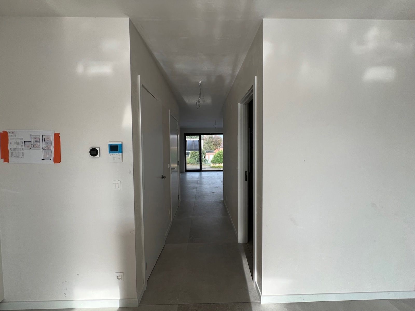 6% BTW - Duplex met 2 slpk, terras en bovengrondse parking foto 9