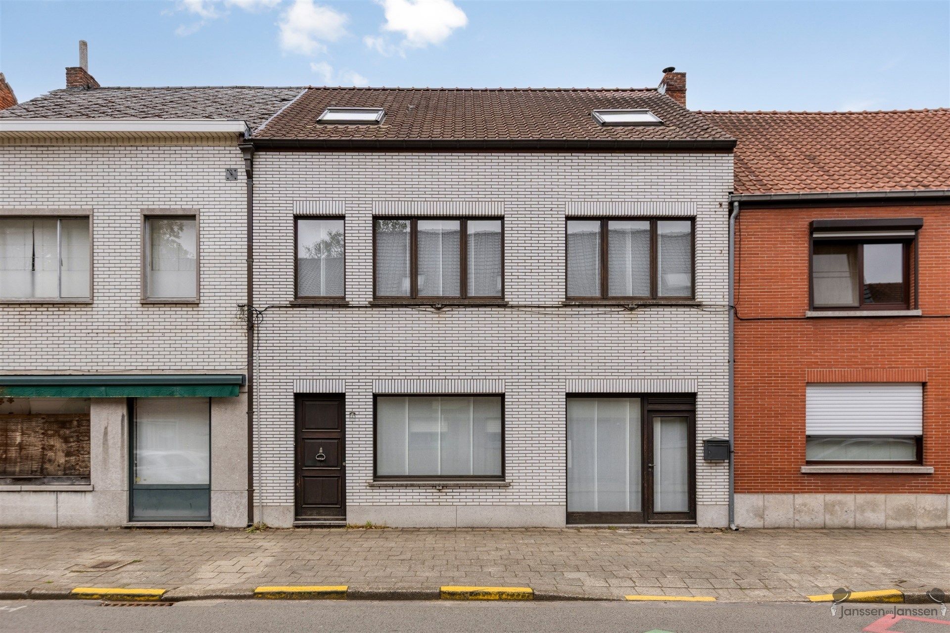 Woning met grote tuin in het centrum van meerhout + 2 garages foto 21