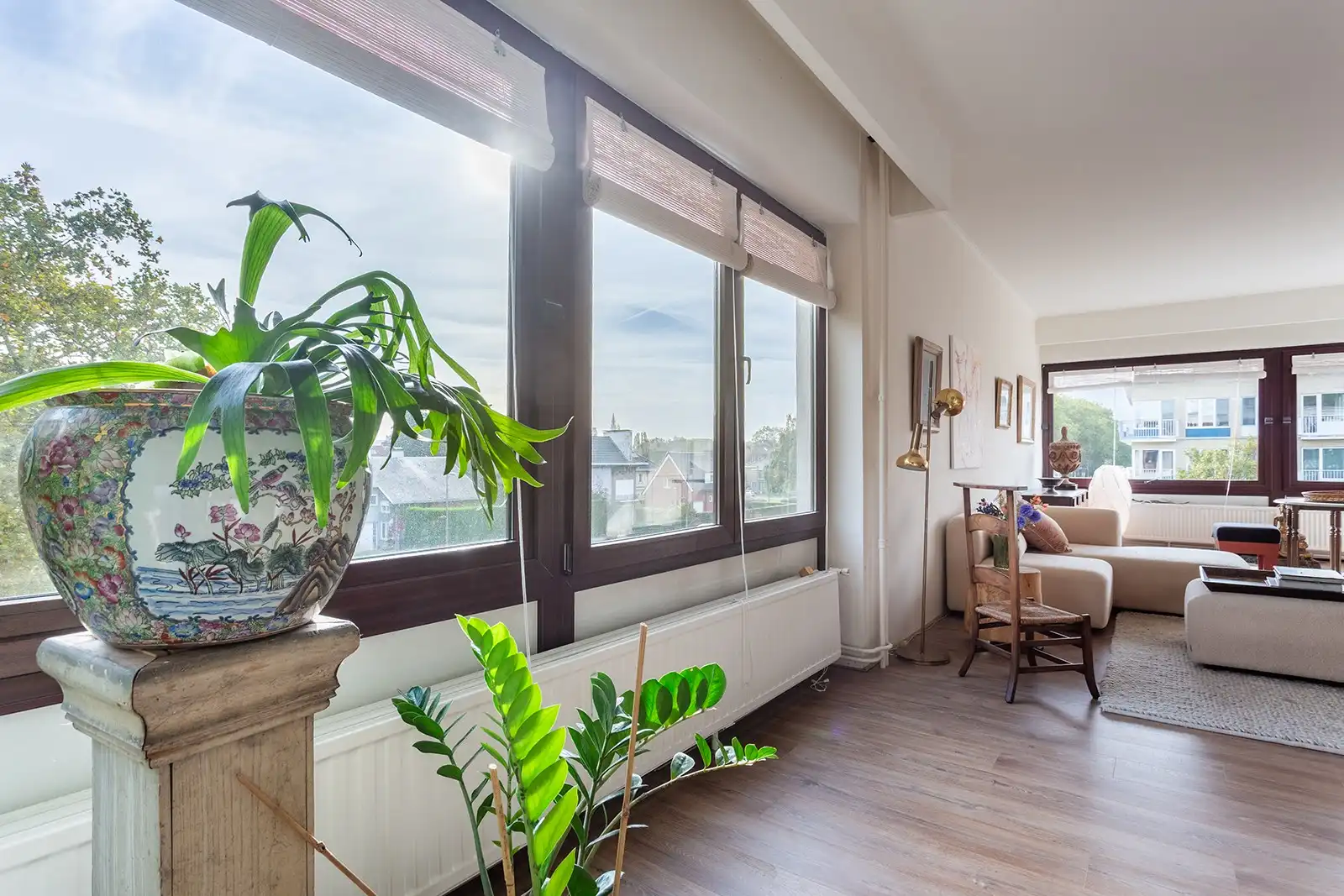 Uniek hoekappartement met 2 slaapkamers en authentieke jaren-60-elementen foto 8