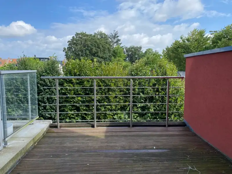 --- NIEUW --- Gerenoveerd en energiezuinig 1-slaapkamerappartement met ruim terras op toplocatie nabij Sint-Pietersstation! foto {{pictureIndex}}