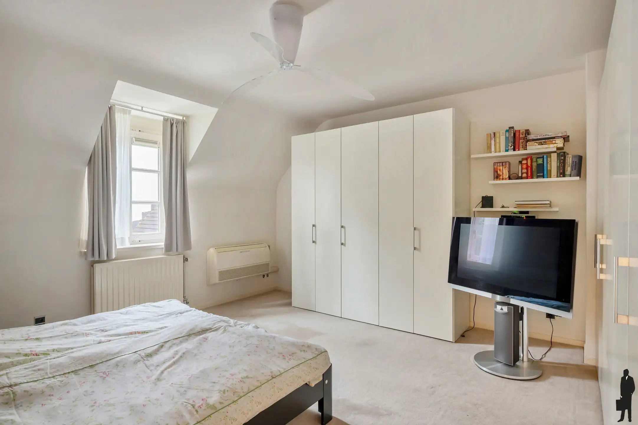 Op absolute toplocatie gelegen villa! foto 16