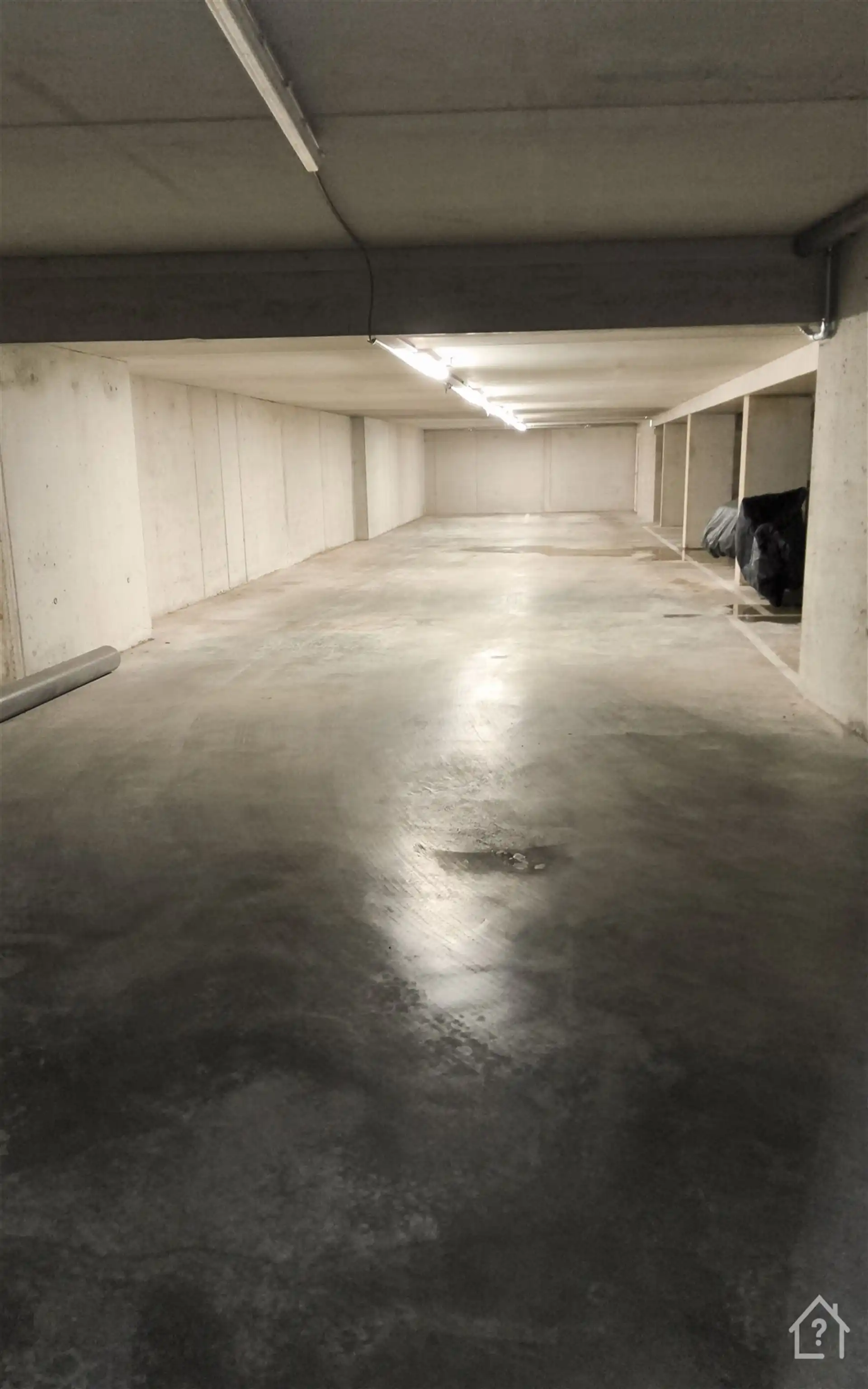 ruime ondergrondse autostaanplaats met aansluitende berging foto 7