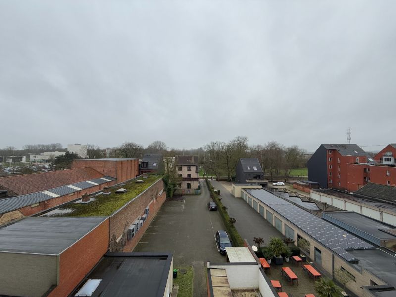 Gerenoveerd appartement met veel lichtinval, gelegen op de Markt foto 16