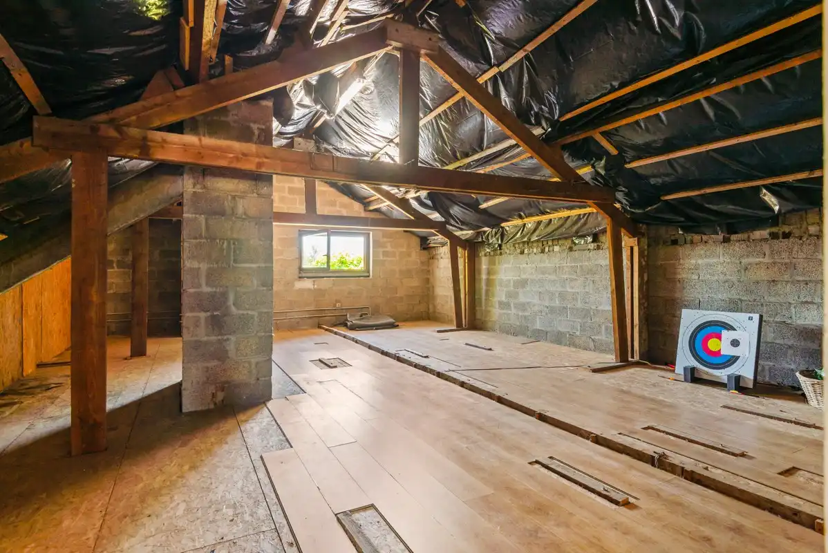 Gelijkvloerswoning met 3 - 4 slaapkamers, garage & prachtig omheinde tuin. foto 17