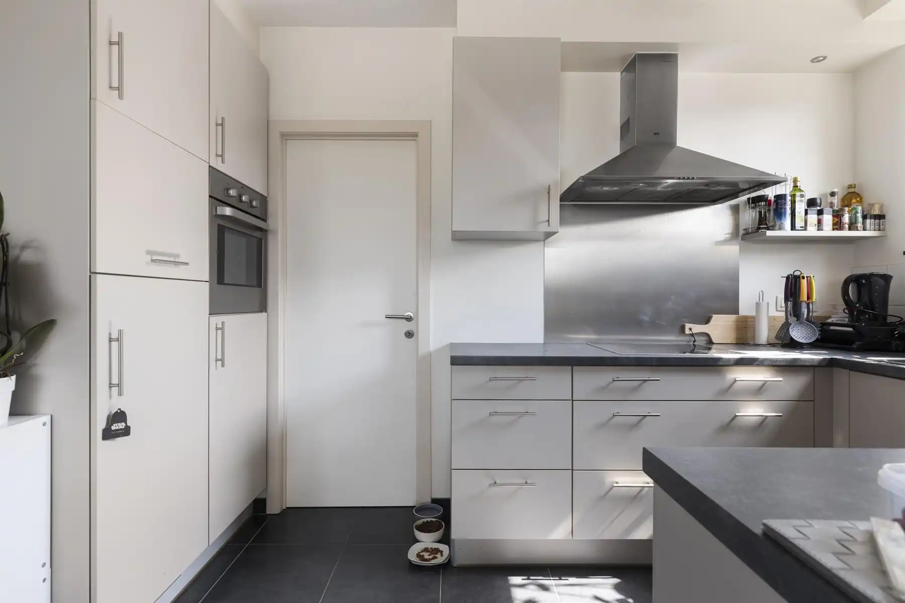 Centraal gelegen duplex appartement met 2 slaapkamers en terrassen te Wetteren  foto 4