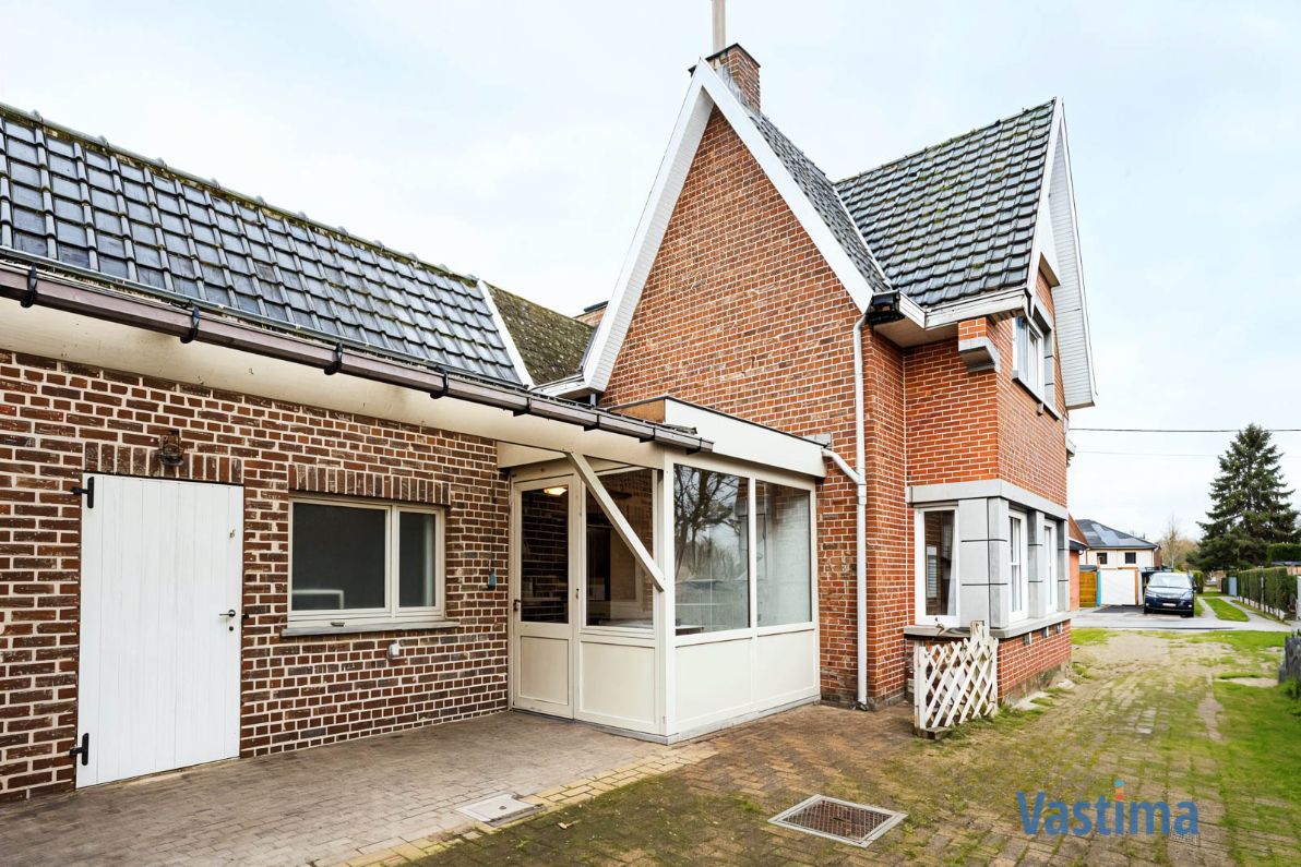 Te renoveren, halfopen woning met zuid gerichte tuin foto 23