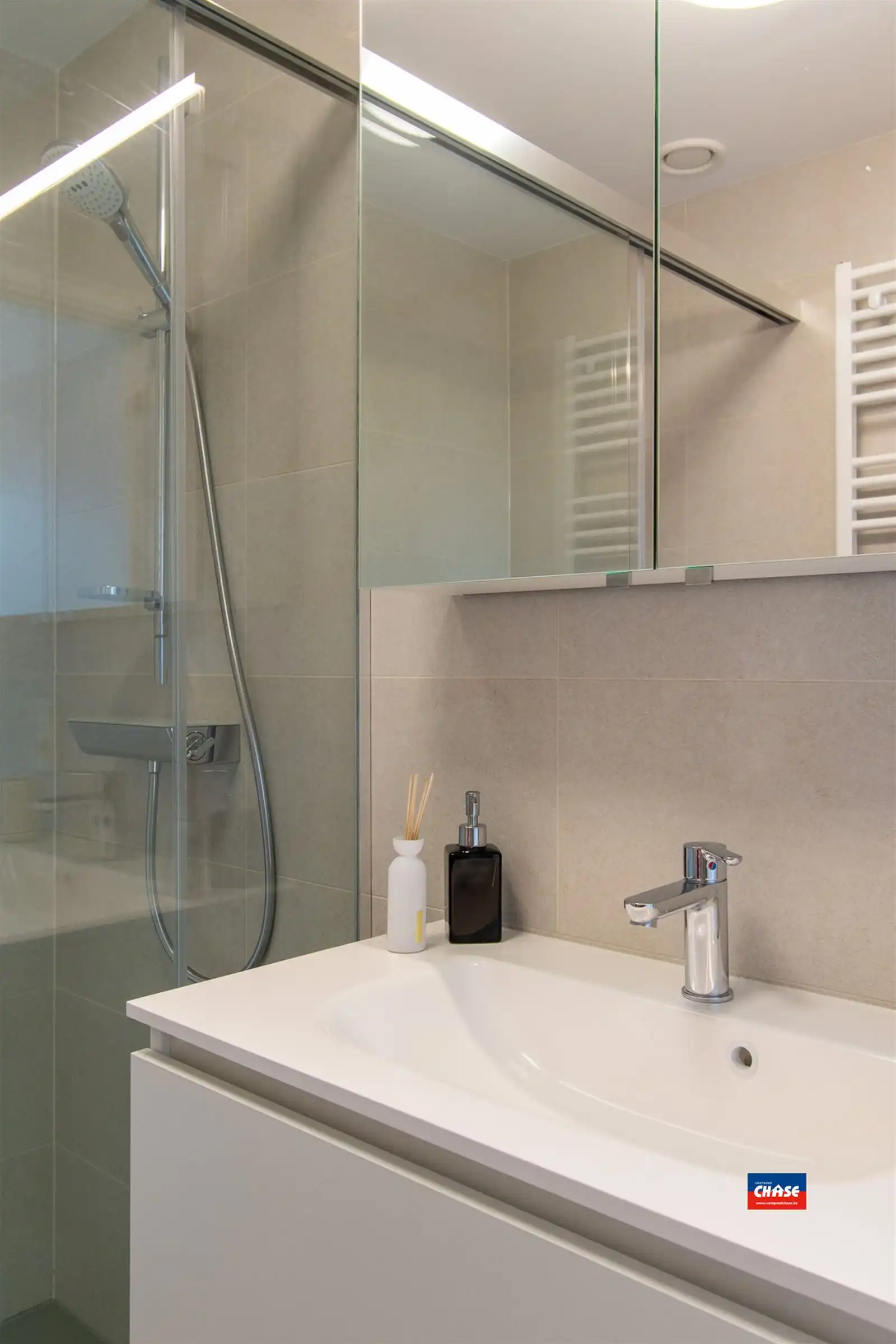 Prachtig nieuwbouw appartement met 2 slaapkamers en autostaanplaats foto 16