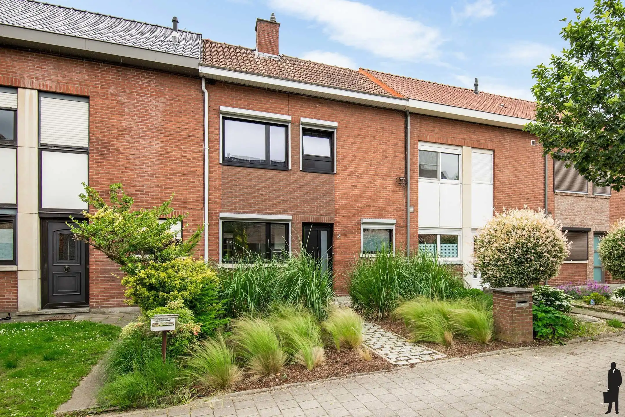 Instapklare gezinswoning met 3 slaapkamers en gezellige tuin foto {{pictureIndex}}