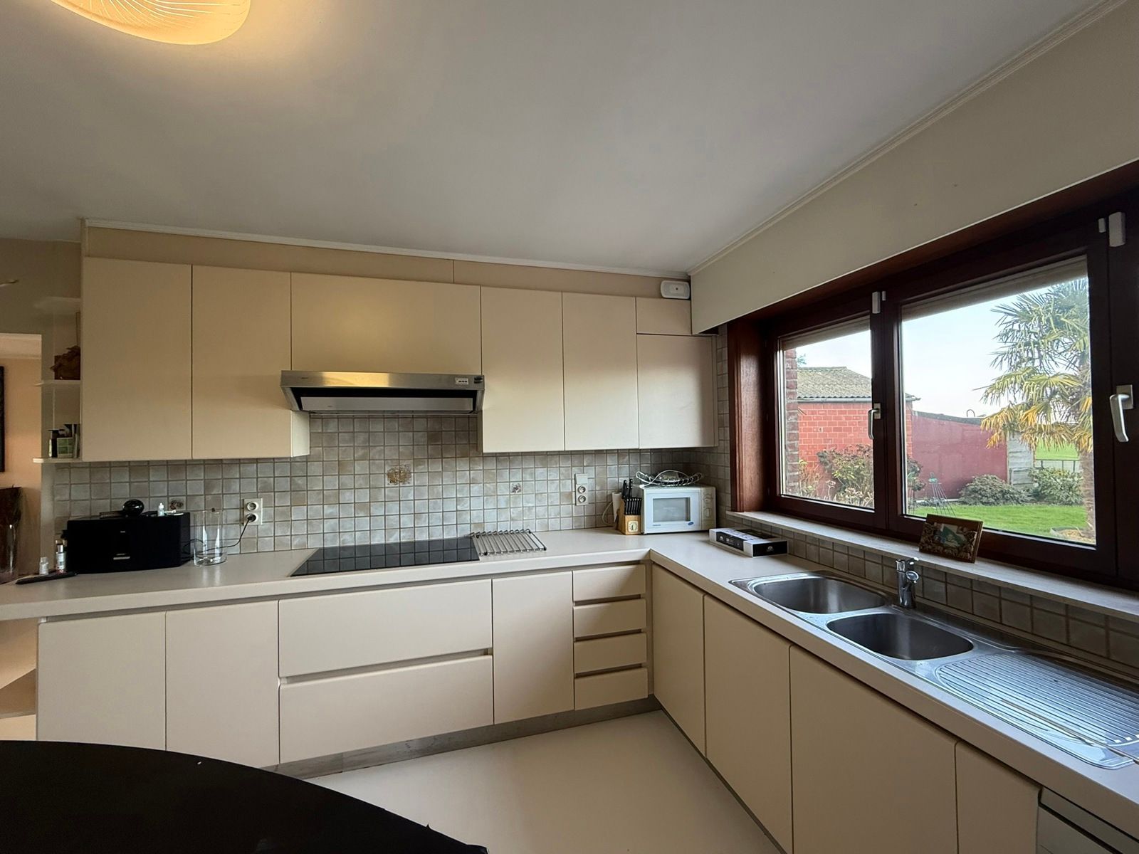 Ruime alleenstaande gelijkvloerse woning. foto 7