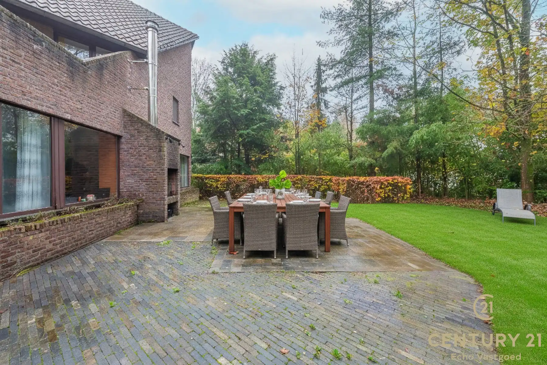 Ruime, unieke villa op royaal perceel in villawijk De Lint. foto 12