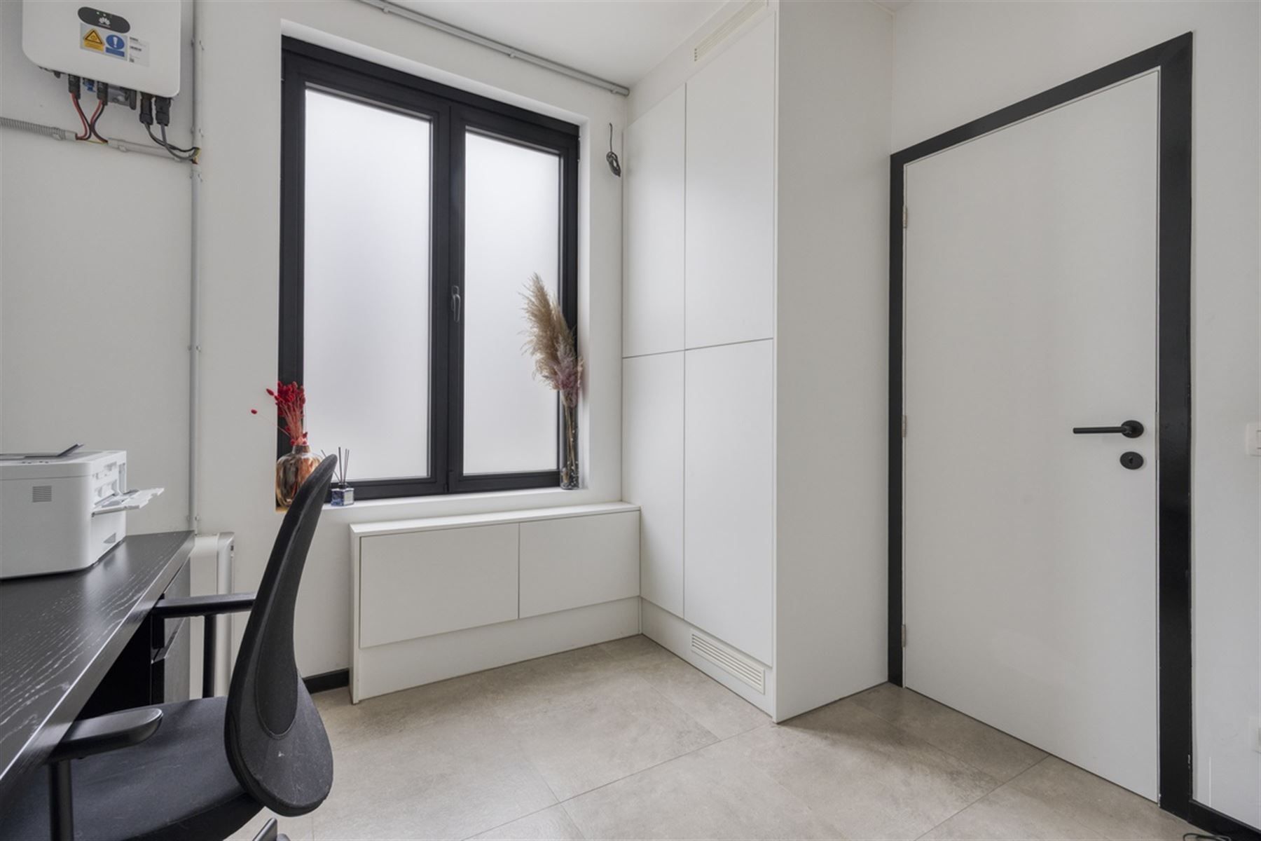 Totaal gerenoveerde woning met tuin foto 12