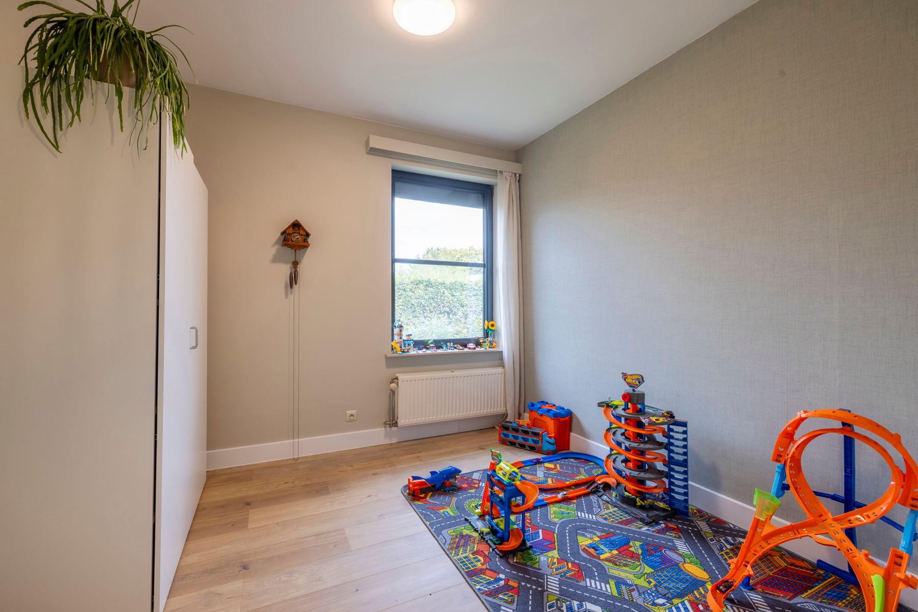 Bungalow met 3 slaapkamers, garage en tuin te koop! foto 16
