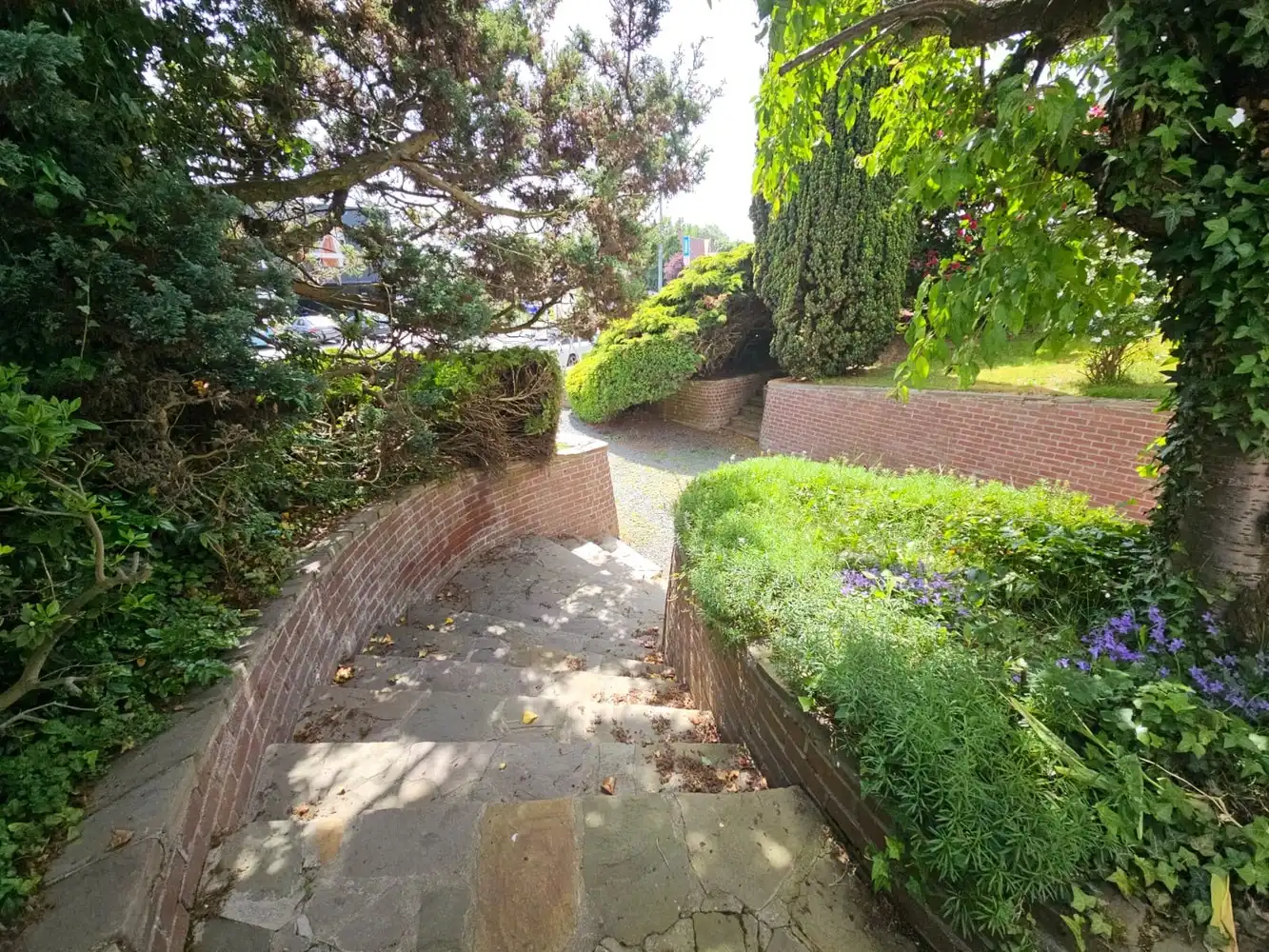 Charmante, te renoveren villa op gunstige locatie foto 5