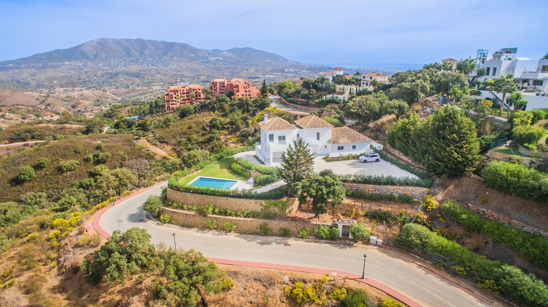 Stijlvol leven met panoramisch uitzicht in La Mairena – luxe, ruimte en rust samen in één woning foto 29