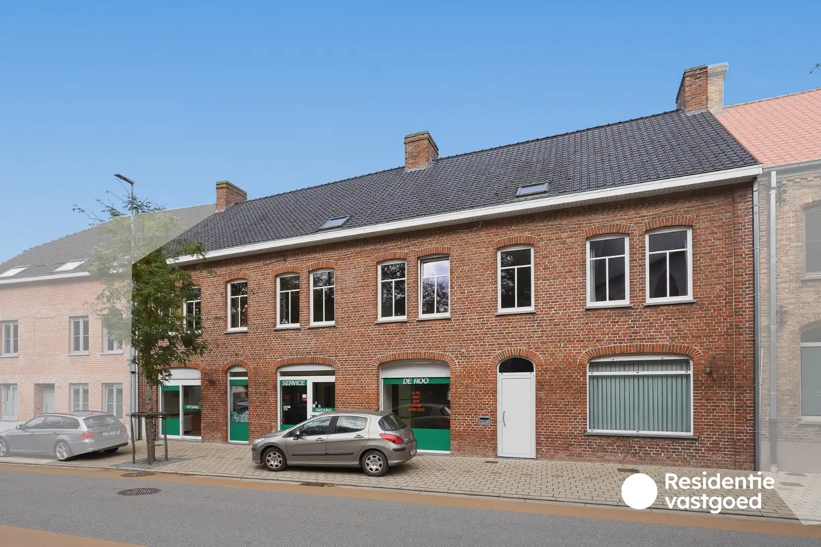 Veelzijdig eigendom met handelsruimte, ruime woning en bouwgrond in centrum Merkem! foto 20