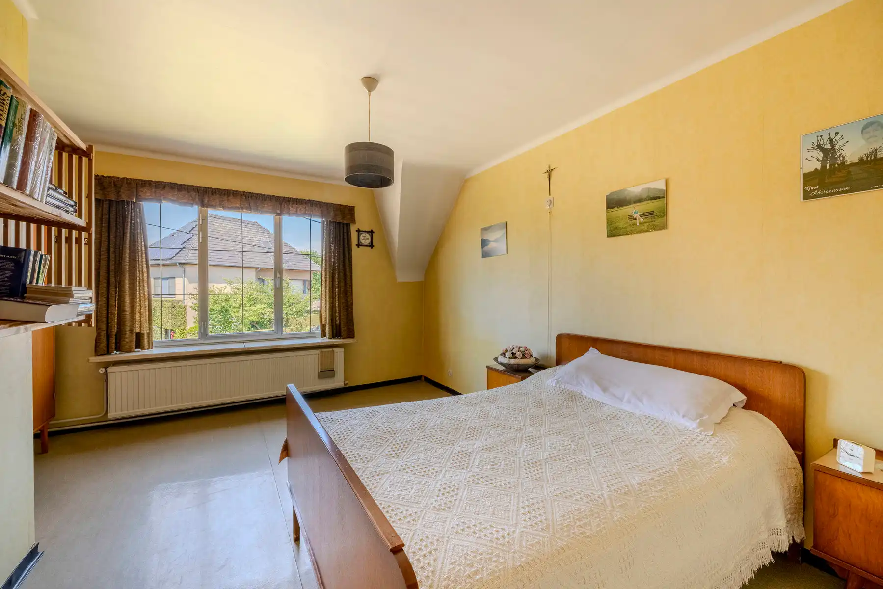 Te renoveren woning met veel potentieel op rustige locatie foto 16