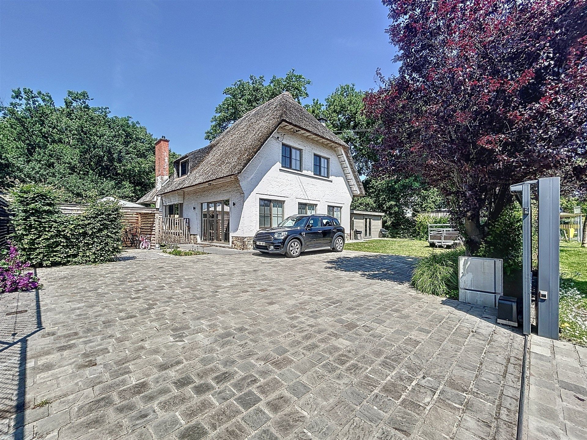 Hoofdfoto van de publicatie: Charmante instapklare open bebouwing op perceel van 1050 m²