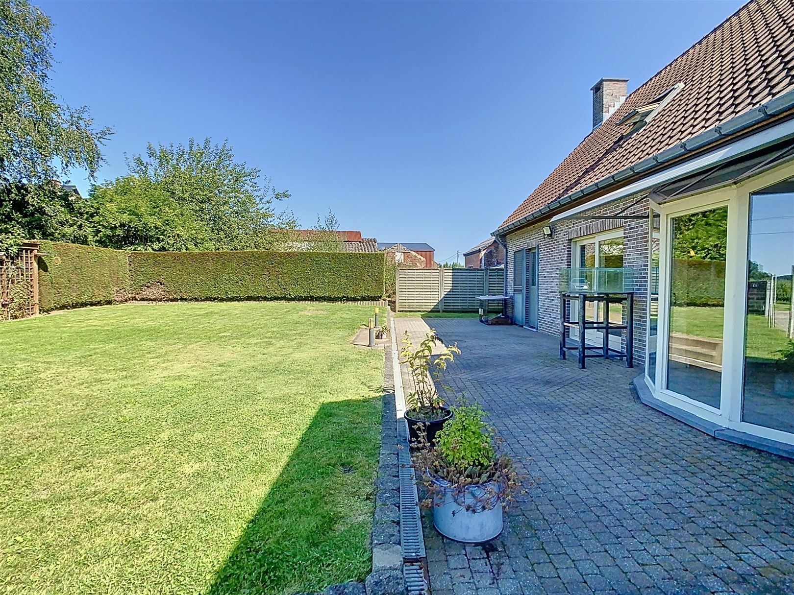 Ruime woning, 3 slpks, terras, tuin, twee garages, 8a 35ca foto 5