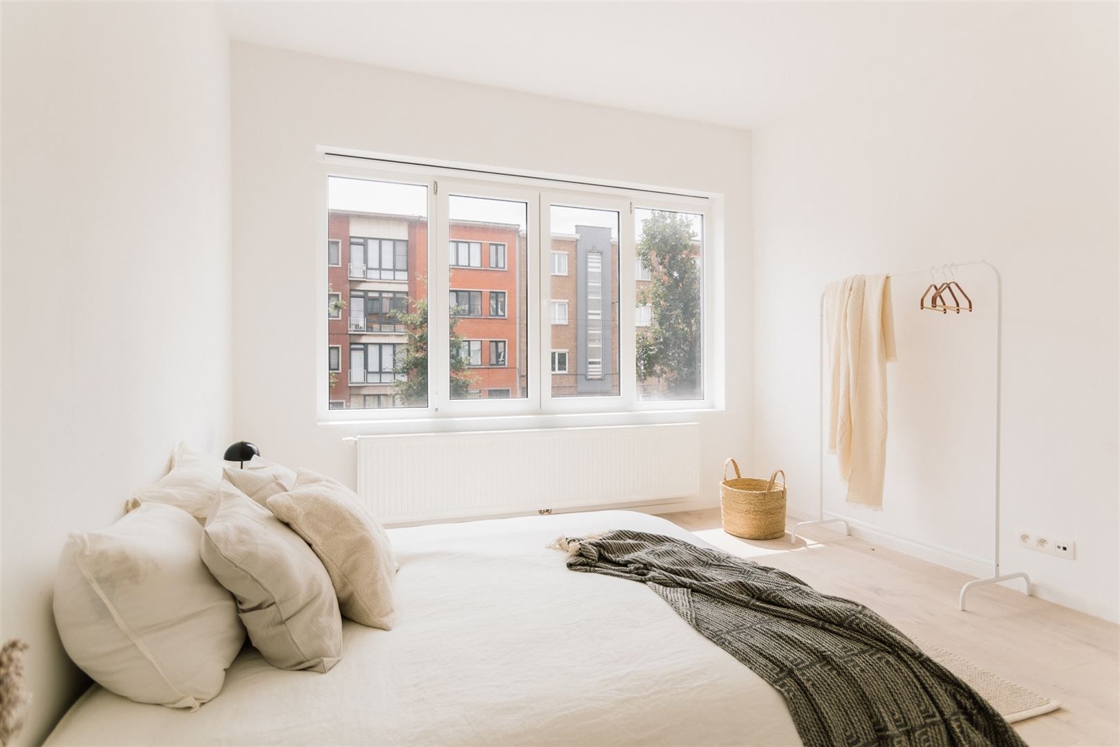 Gerenoveerd appartement met twee slaapkamers en terras foto 5