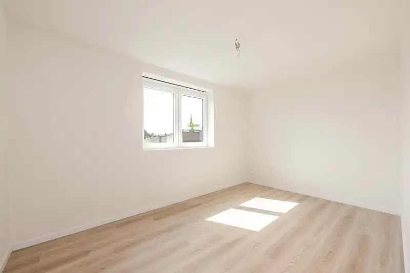 Prachtige, verrassend ruime nieuwbouwwoning met 3 slaapkamers én inpandige garage te koop in Dentergem! foto 17