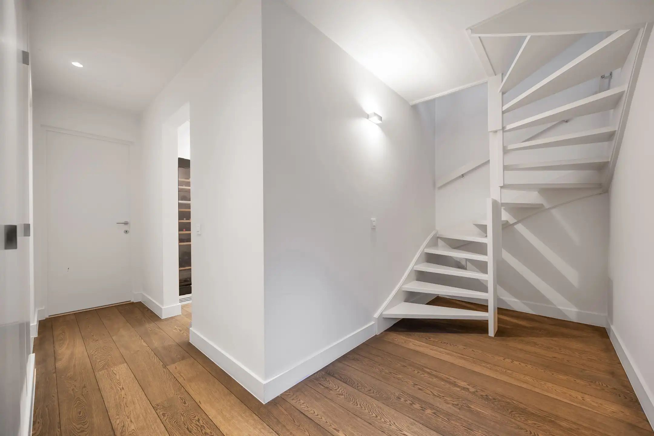 Karakterwoning met brutalistische gevel  in Hof ter Linden foto 20