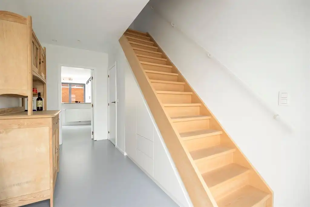 Woning met garage en tuin in rustige woonwijk foto 9