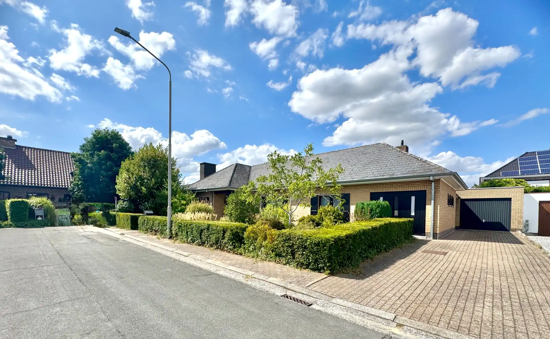 BUNGALOW | 2 SLAAPKAMERS | BUREAU |TUIN | GARAGE | 786 m² foto 3
