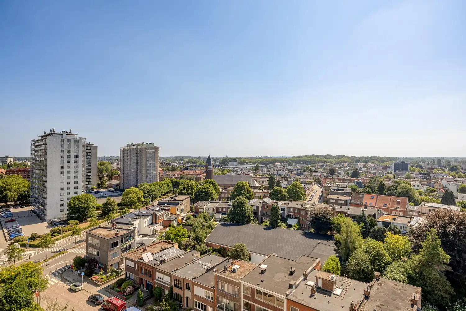 Ruim 2-slaapkamerappartement met prachtig uitzicht in Berchem foto 2