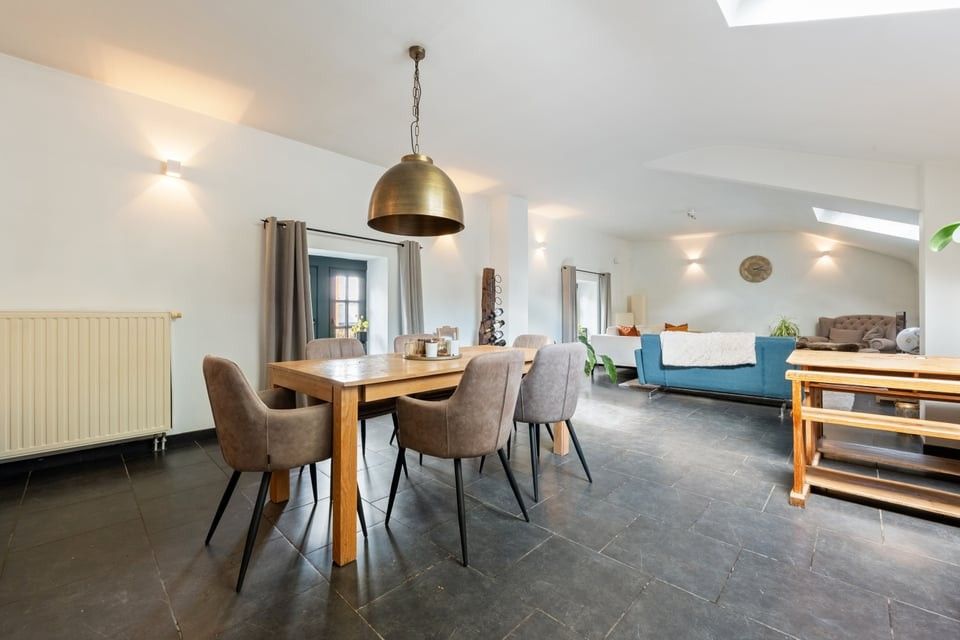 INSTAPKLAAR APPARTEMENT MET 2 SLKS, 2 AUTOSTAANPLAATSEN EN GEMEENSCHAPPELJKE TUIN OP TOPLOCATIE foto 2