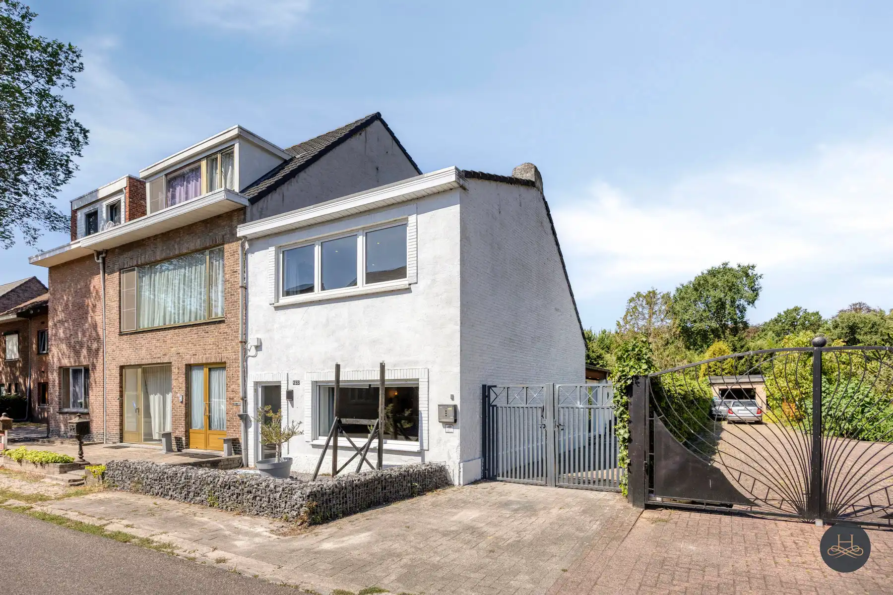 Veelzijdige halfopen bebouwing met woonstudio in de tuin foto 2