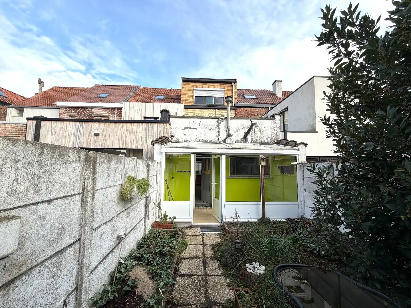 Te renoveren rijwoning met 4 slaapkamers en tuin in Kortrijk foto 17