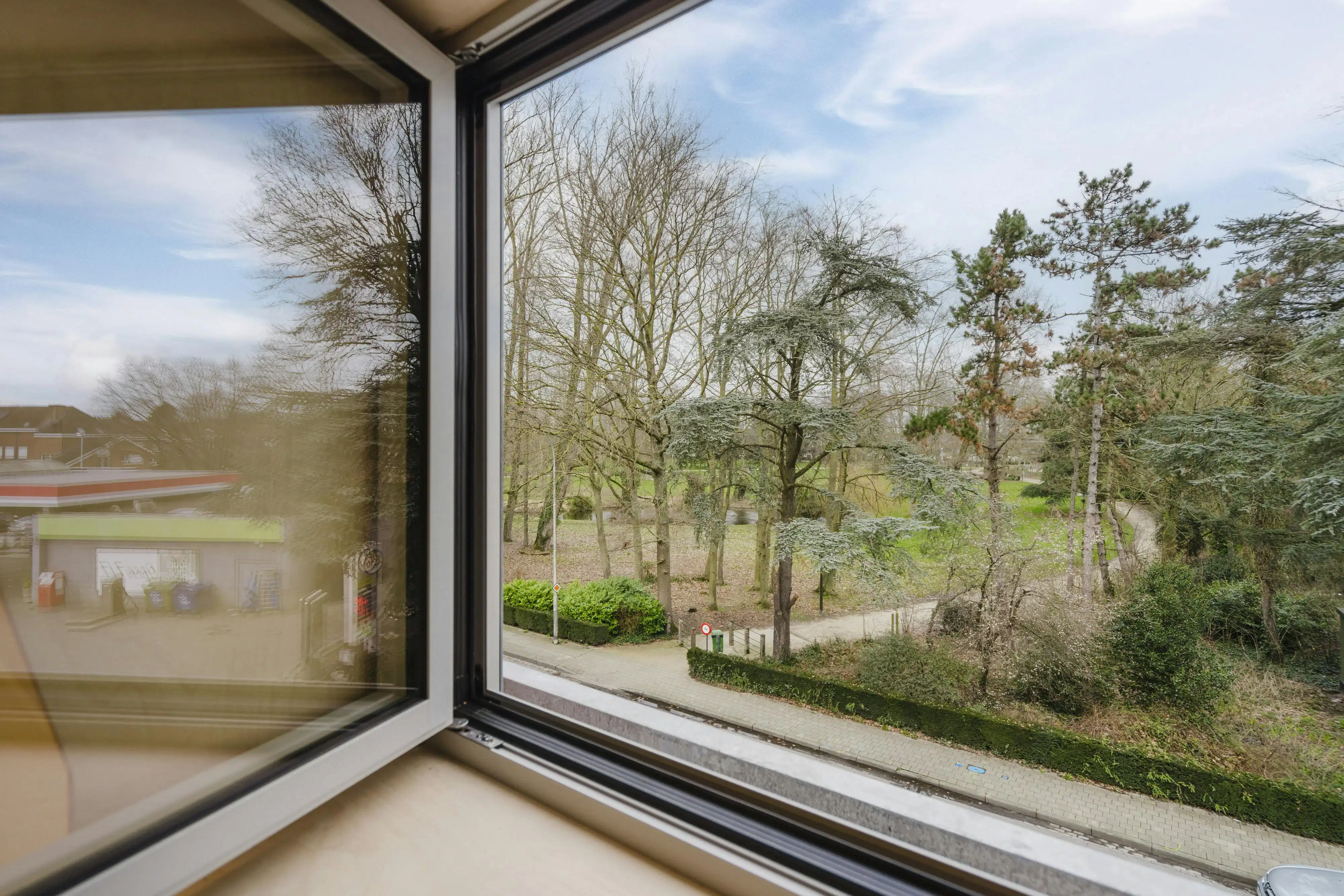 Opbrengsteigendom te koop te Kortrijk – nieuwbouw in één geheel foto 13