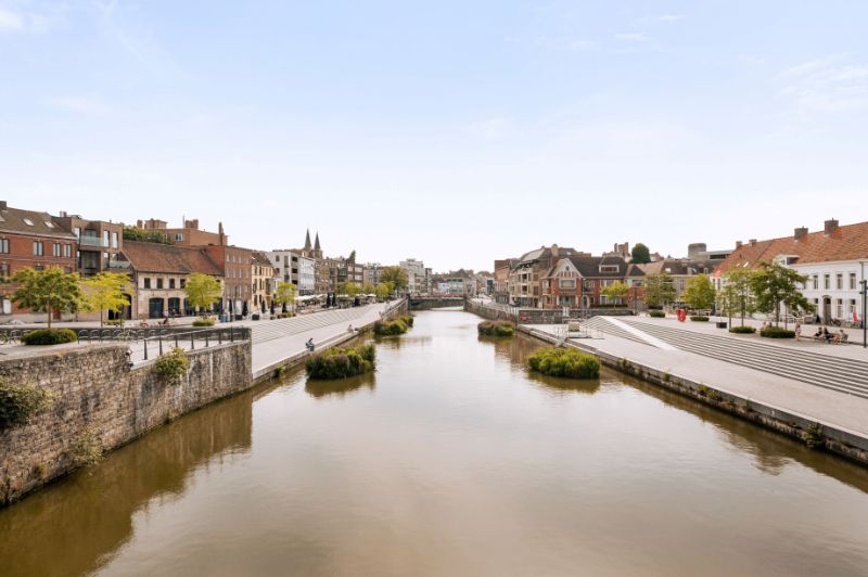 Casco handelsruimte op een topligging aan de Broeltorens foto 4