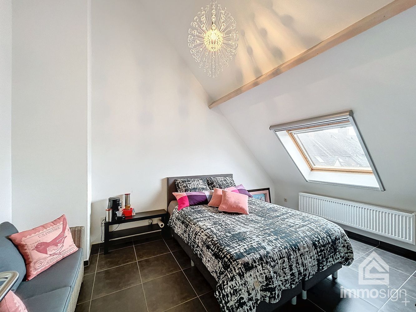 Ruim duplex appartement met 3 slaapkamers en terras te Pelt! foto 10