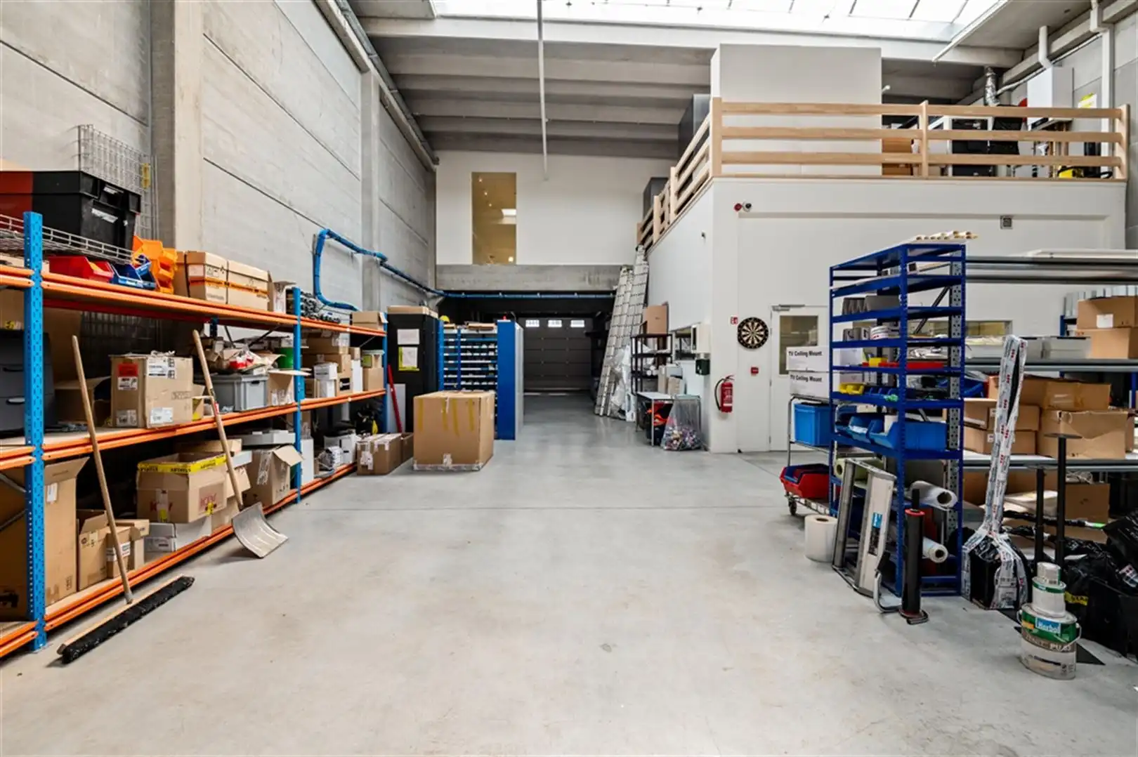 Magazijn met kantoren te koop langs R4 in Merelbeke-Melle foto 8