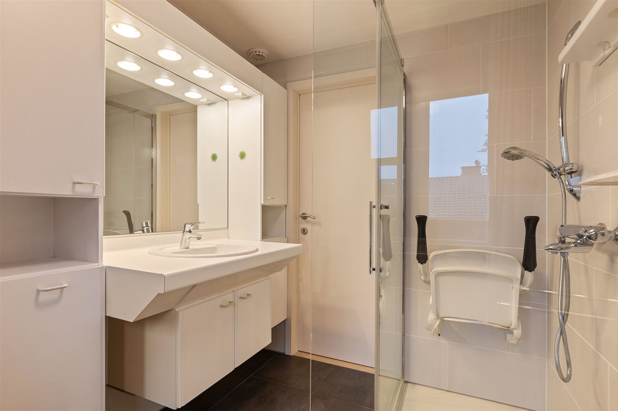 OP TE FRISSEN WONING MET 3 SLAAPKAMERS GELEGEN OP EEN RUIM PERCEEL VAN 11A70CA TE PAAL foto 13