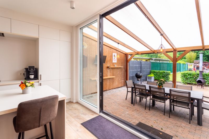 Prachtige instapklare woning met zee van ruimte, ruime tuin!!! foto 9