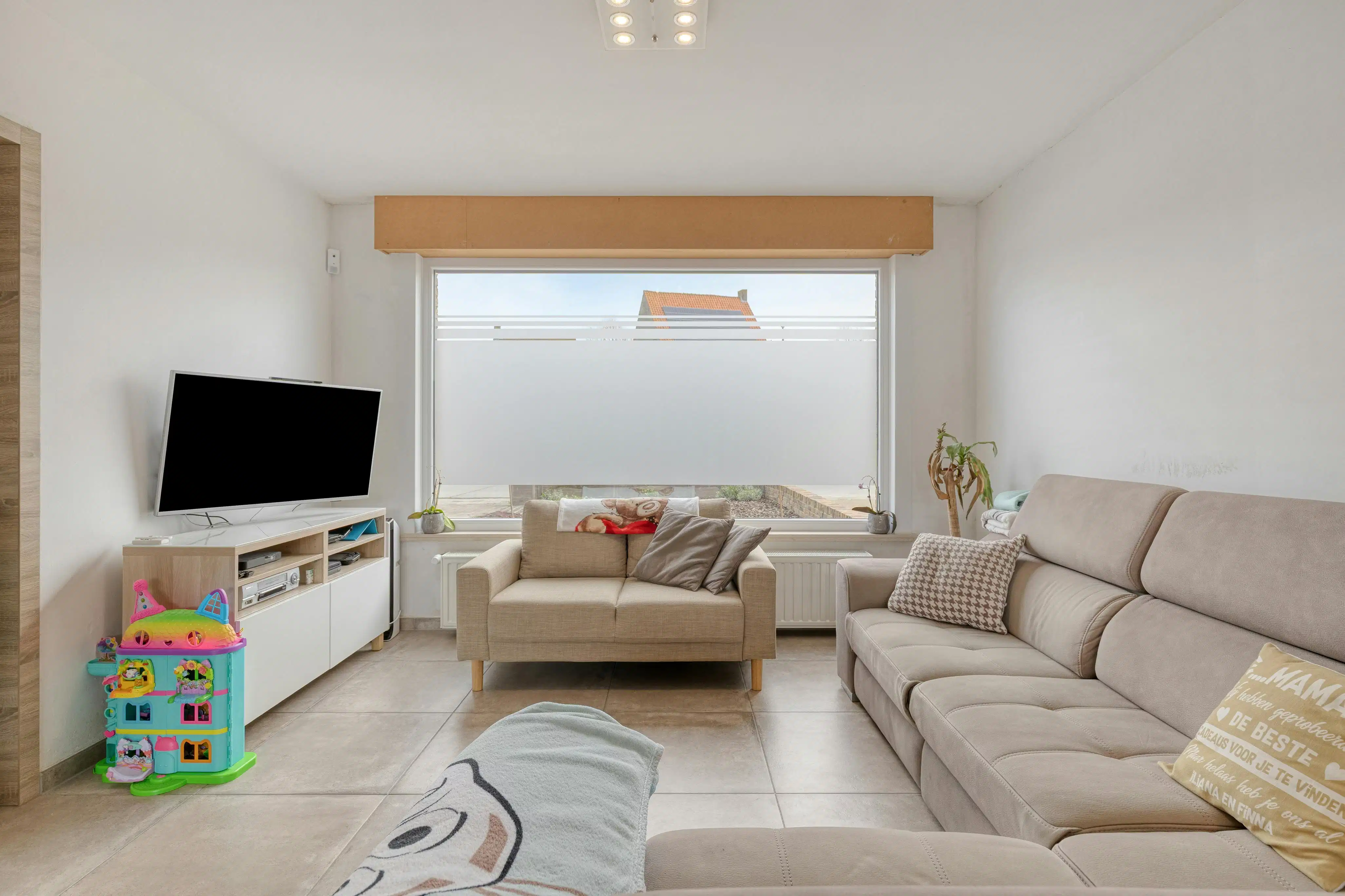 Gerenoveerde woning met 4 slaapkamers, tuin en garage. foto 12