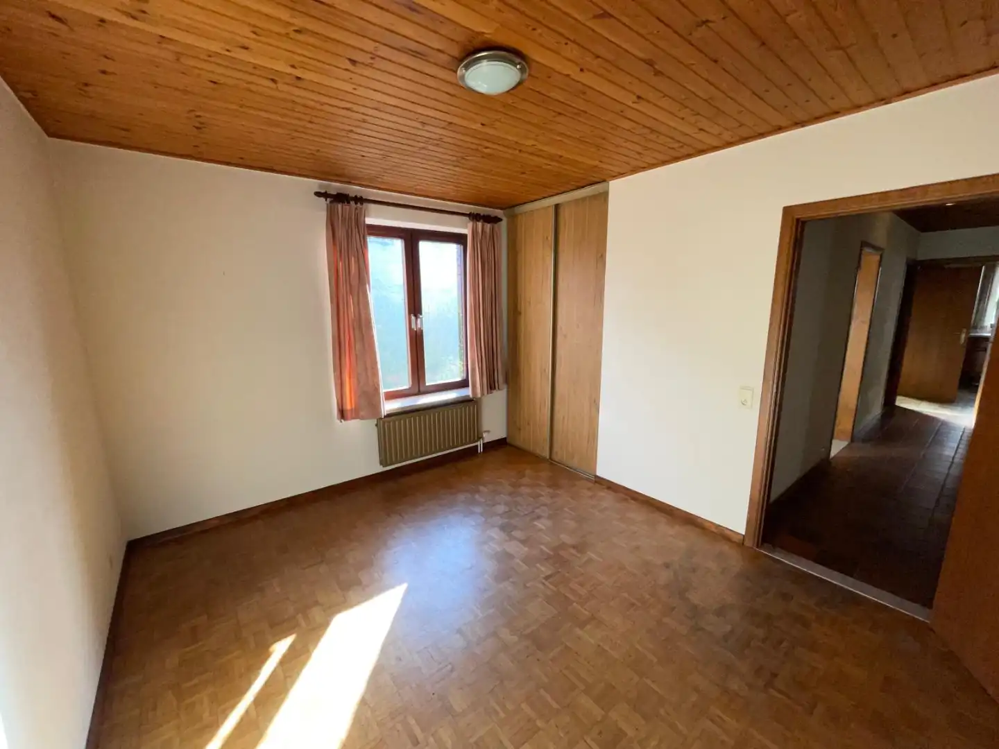 Vrijstaande woning met 4 slaapkamers en ruime tuin met garage in Pelt foto 9