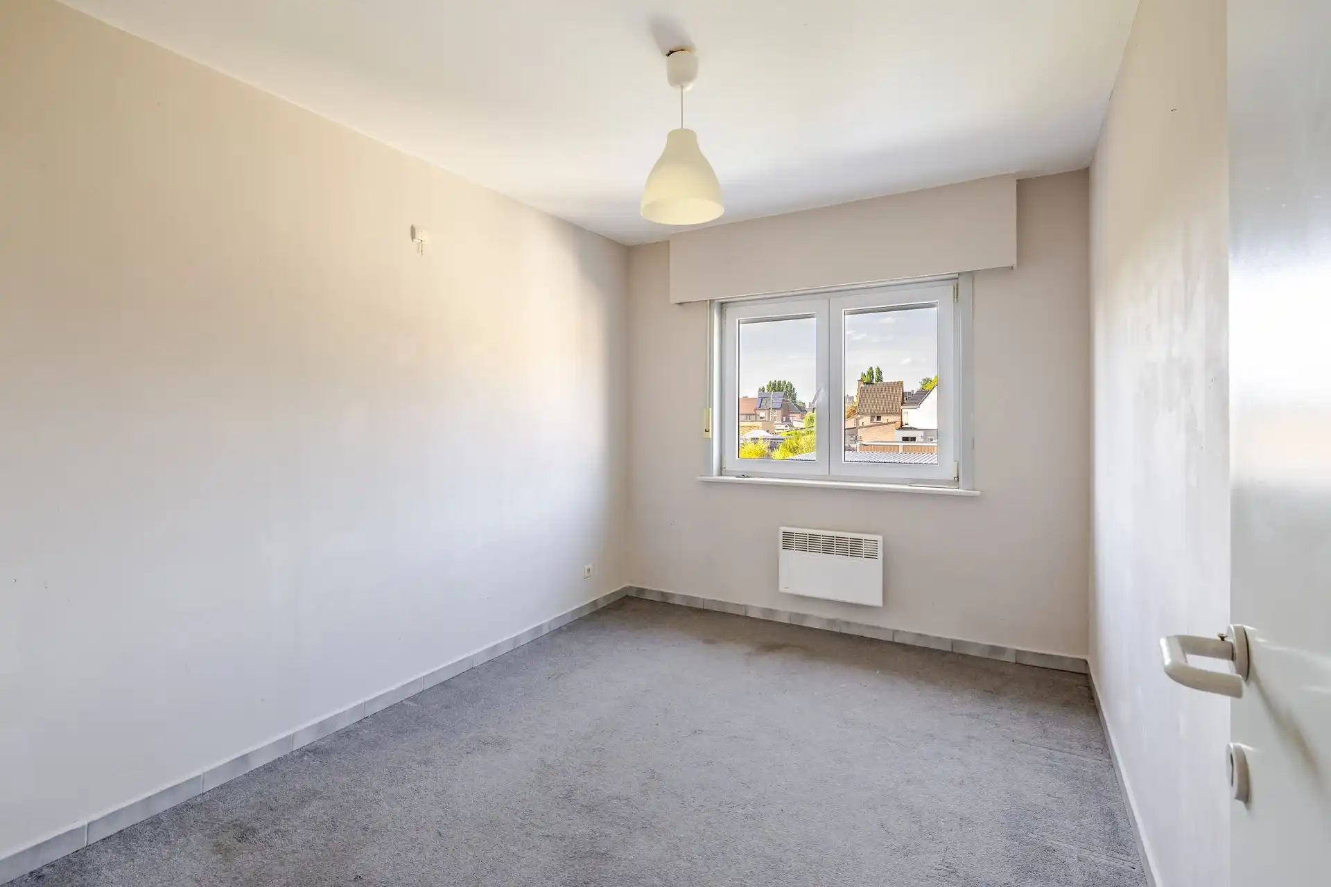 Appartement op de eerste verdieping met twee slaapkamers en garage foto 3
