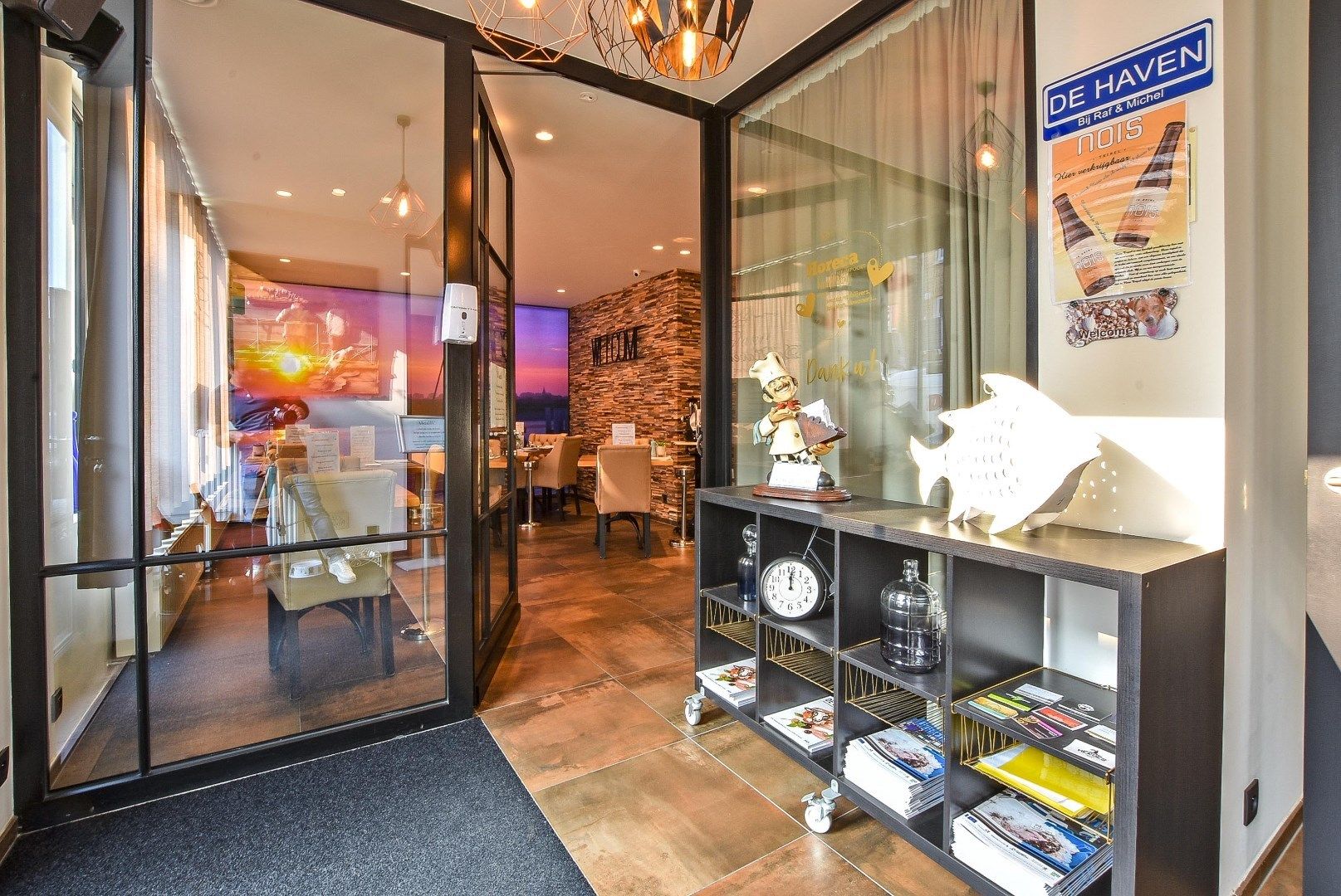 HUUR-KOOP: Restaurant 'De Haven' volledig gebouw met mogelijheden vlakbij de kaai gelegen op 313 m². foto 3