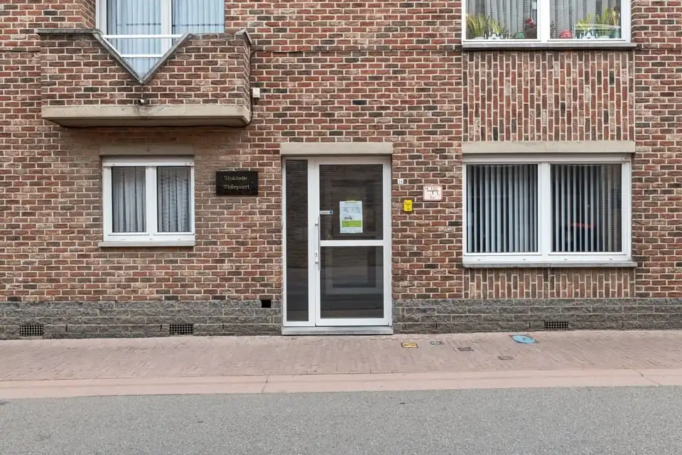 GEZELLIG 2-SLK APPARTEMENT VLAKBIJ HET CENTRUM VAN SINT-TRUIDEN foto 3