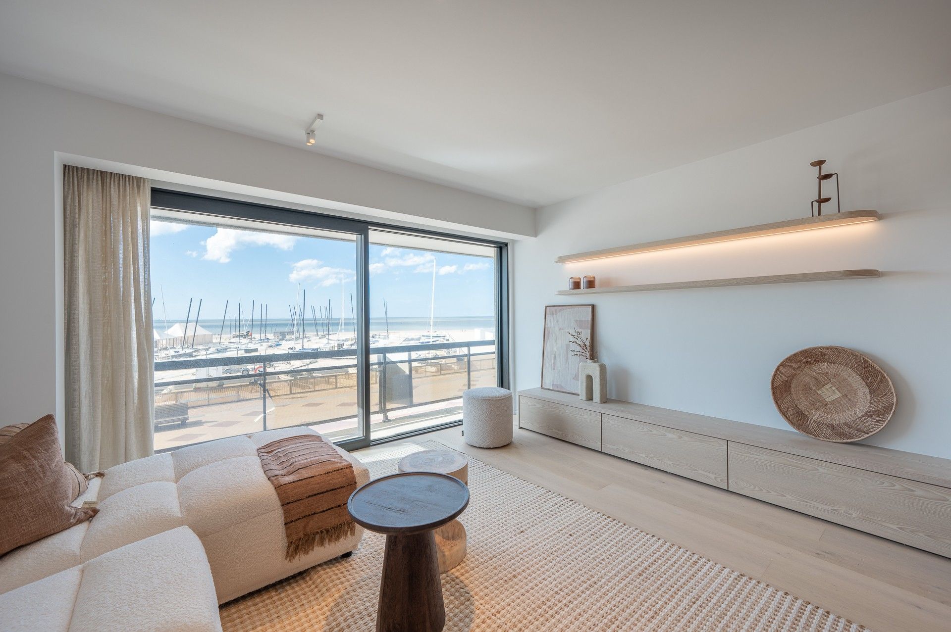 ()=>{if(producerUpdateValueVersion(node),producerAccessed(node),node.value===ERRORED)throw node.error;return node.value} Zeedijk-Duinbergen 306/1B - 8300 Knokke-Heist