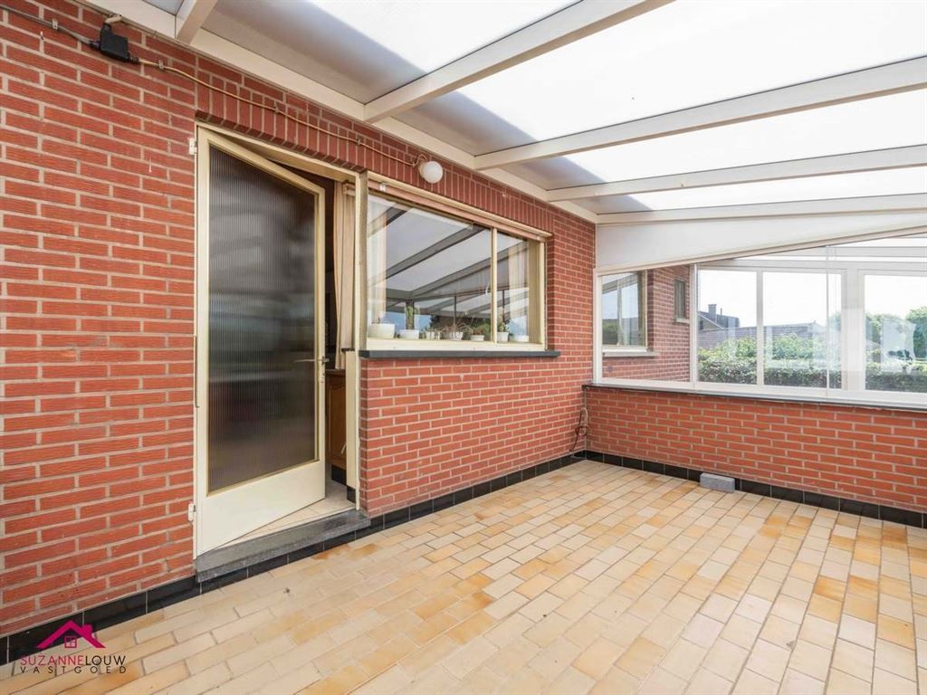 Vrijstaande, op te frissen woning foto 20