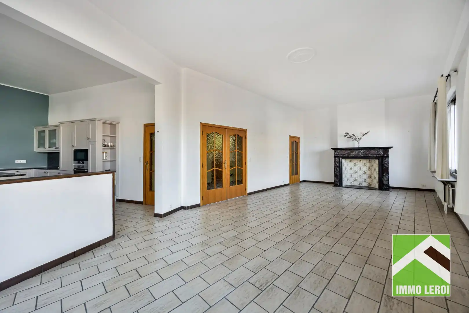 Zeer ruim gelijkvloers appartement met groot terras en tuin - centrum Tongeren foto 5